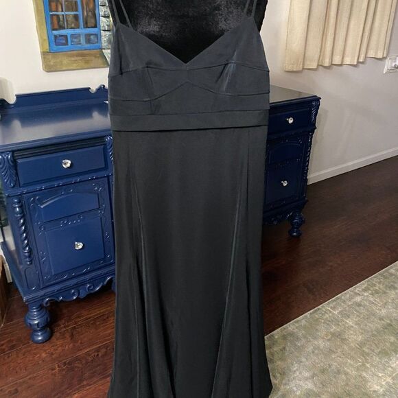 NWT BCBGMAXAZRIA  Low-luster satin Midi Dress - Beautiful!! Zip Back  Si… - Picture 3 of 5